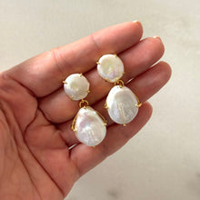 Cargar imagen en el visor de la galería, ARETES PERLA WINTER