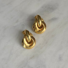 Cargar imagen en el visor de la galería, ARETES VICA DORADO