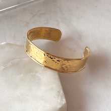 Cargar imagen en el visor de la galería, BANGLE MARTILLADA