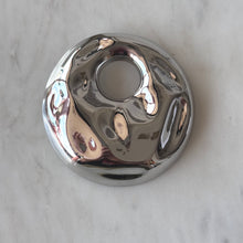 Cargar imagen en el visor de la galería, BROCHE DONATELLA PLATEADO