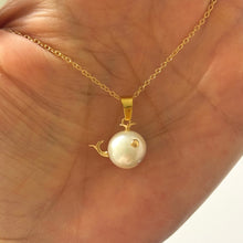 Cargar imagen en el visor de la galería, CADENA BALLENA PERLA