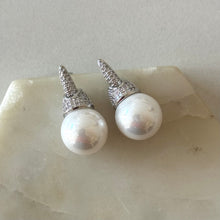 Cargar imagen en el visor de la galería, ARETES MÓNICA PLATEADO