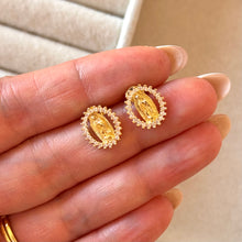 Cargar imagen en el visor de la galería, MINI ARETE VIRGEN