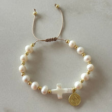 Cargar imagen en el visor de la galería, PULSERA CRUZ NÁCAR