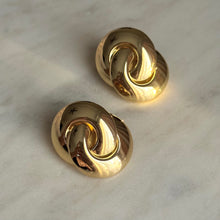 Cargar imagen en el visor de la galería, ARETES ENLACE DORADO