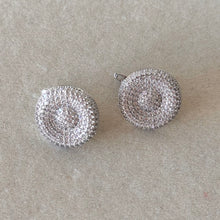 Cargar imagen en el visor de la galería, ARETES BOTÓN PAVE PLT