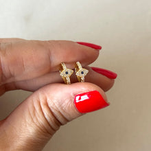 Cargar imagen en el visor de la galería, HUGGIES LUCKY EYE