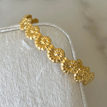 Cargar imagen en el visor de la galería, BANGLE CARACOLAS