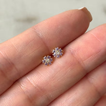 Cargar imagen en el visor de la galería, PIERCING MINI FLOR LILA