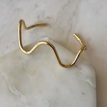 Cargar imagen en el visor de la galería, BANGLE CURVAS