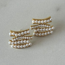 Cargar imagen en el visor de la galería, ARETES OLA DE PERLAS