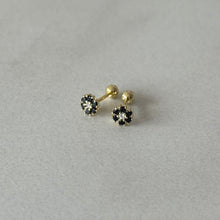 Cargar imagen en el visor de la galería, PIERCING MINI FLOR NEGRO