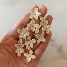 Cargar imagen en el visor de la galería, ARETES JARDÍN DORADO