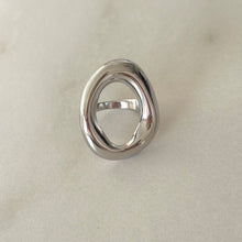 Cargar imagen en el visor de la galería, ANILLO ÓVALO PLATEADO