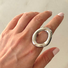 Cargar imagen en el visor de la galería, ANILLO ÓVALO PLATEADO
