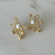 Cargar imagen en el visor de la galería, ARETES LIRIO DE AGUA