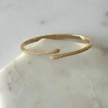 Cargar imagen en el visor de la galería, BANGLE ABRAZO