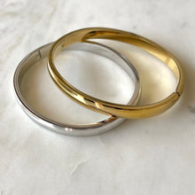 Cargar imagen en el visor de la galería, BANGLE SHARON PLATEADA