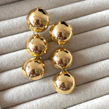 Cargar imagen en el visor de la galería, ARETES TRIPLE ESFERA