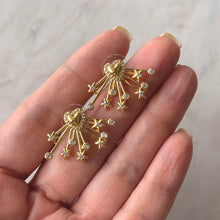 Cargar imagen en el visor de la galería, ARETES COSMOS