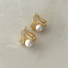 Cargar imagen en el visor de la galería, ARETES VELCHEVA DORADO