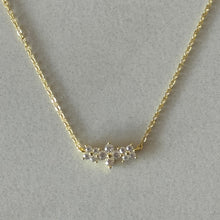 Cargar imagen en el visor de la galería, CADENA TRIO FLORAL