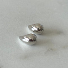 Cargar imagen en el visor de la galería, ARETES GOTA PLT 9MM