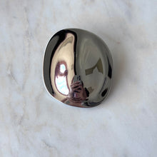 Cargar imagen en el visor de la galería, BROCHE GIANNI PLATEADO