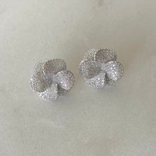 Cargar imagen en el visor de la galería, ARETES CEREZO PLATEADA