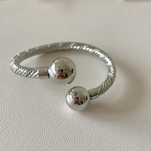 Cargar imagen en el visor de la galería, BANGLE MERCURIO PLATEADA