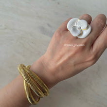 Cargar imagen en el visor de la galería, ANILLO FLOR ENAMEL