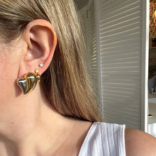 Cargar imagen en el visor de la galería, ARETES CORAZÓN DT