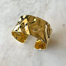 Cargar imagen en el visor de la galería, BANGLE MARTILLADA