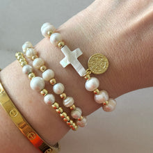 Cargar imagen en el visor de la galería, PULSERA CRUZ NÁCAR