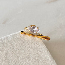 Cargar imagen en el visor de la galería, ANILLO BASTÓN ZIRCONIA