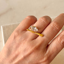 Cargar imagen en el visor de la galería, ANILLO BASTÓN ZIRCONIA

