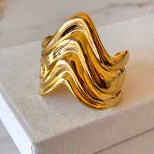 Cargar imagen en el visor de la galería, BANGLE WONDERWOMAN
