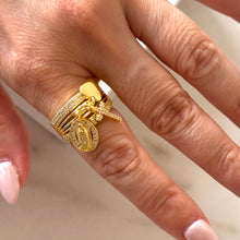 Cargar imagen en el visor de la galería, ANILLO CHARMS RELIGIÓN
