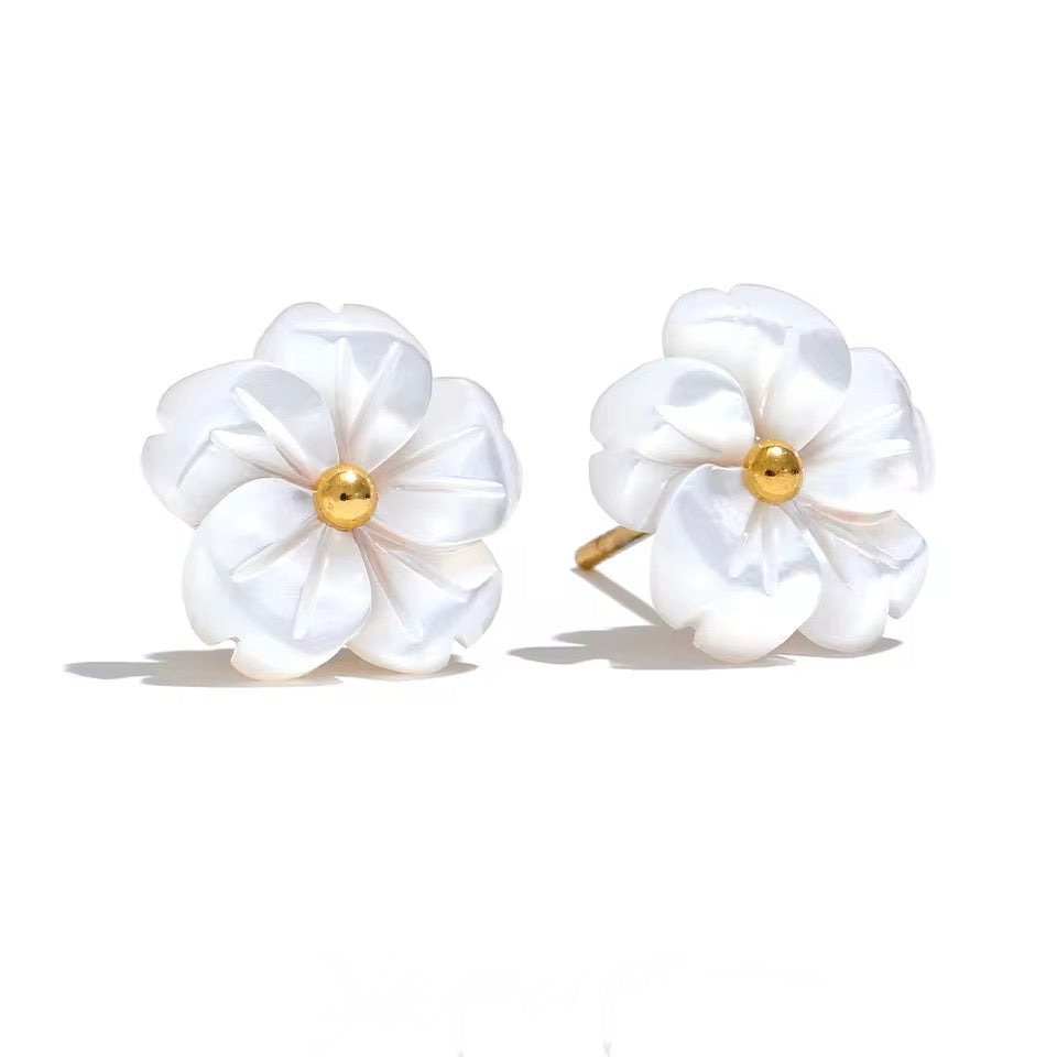 ARETES FLORECITA NACAR