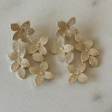 Cargar imagen en el visor de la galería, ARETES JARDÍN DORADO
