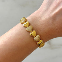 Cargar imagen en el visor de la galería, PULSERA MULTICORAZONES
