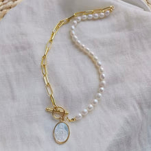 Cargar imagen en el visor de la galería, COLLAR PERLAS Y NÁCAR
