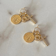 Cargar imagen en el visor de la galería, ARETES CHARMS RELIGIÓN
