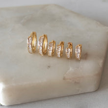 Cargar imagen en el visor de la galería, HUGGIES LOLA
