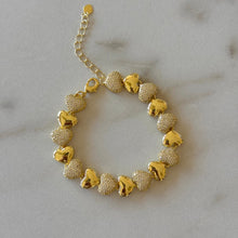 Cargar imagen en el visor de la galería, PULSERA MULTICORAZONES
