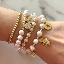 Cargar imagen en el visor de la galería, PULSERA PERLAS CHARMS
