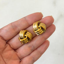 Cargar imagen en el visor de la galería, ARETES ALONDRA

