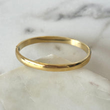Cargar imagen en el visor de la galería, BANGLE SHARON DORADA
