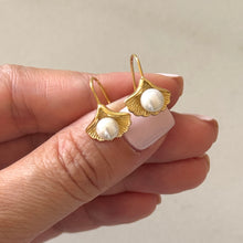 Cargar imagen en el visor de la galería, ARETES BILOBA
