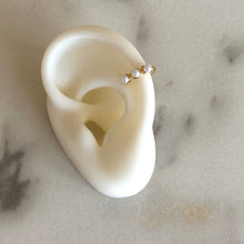 Cargar imagen en el visor de la galería, EAR CUFF PERLITAS
